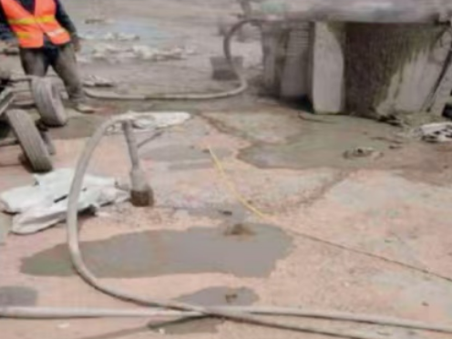 湖南水泥混凝土路面板底注浆技术 路面脱空注浆整治方案