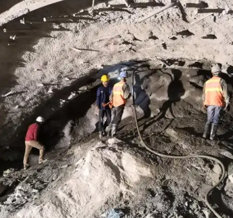 湖南拱顶带模注浆料的施工流程及注意事项